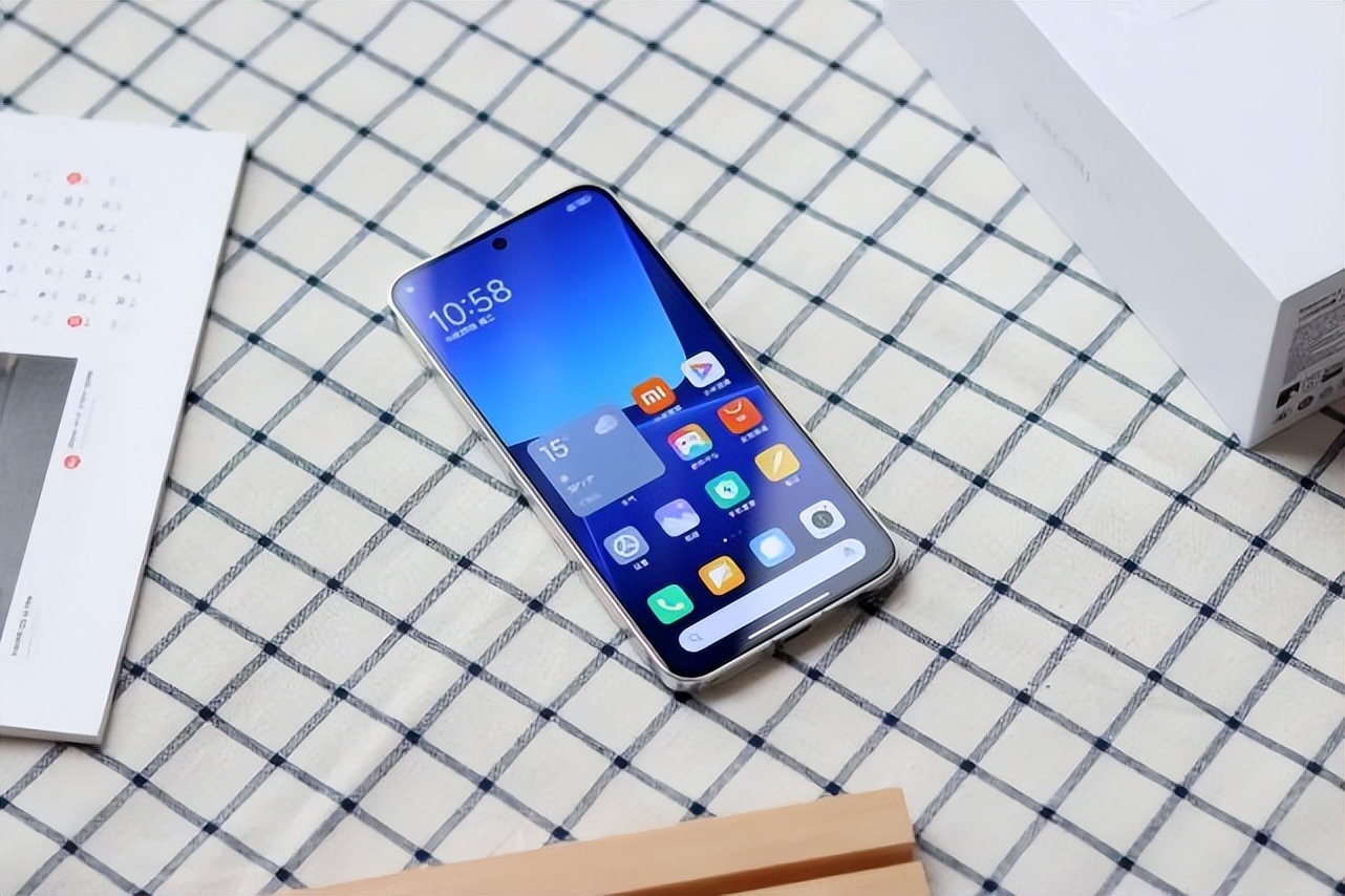 小米13是不是小米最成功的,小米13值得买吗系统有问题吗