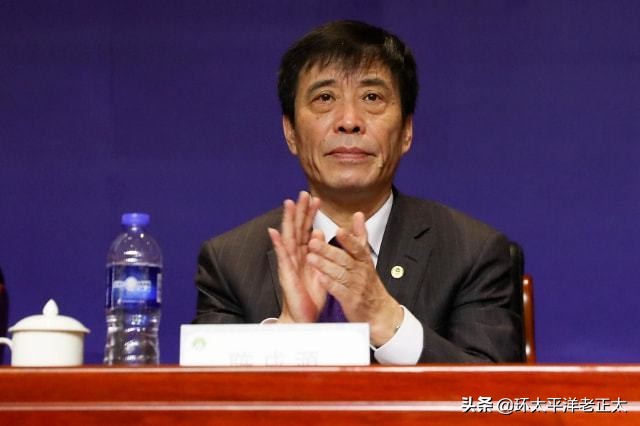 关于冯巩批评中国足球的看法,冯巩回应冯巩足球大战