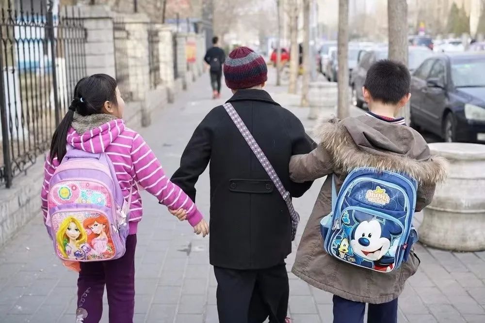 2010年失独60岁的母亲生下双胞胎,失独母亲60岁生双胞胎如今怎样