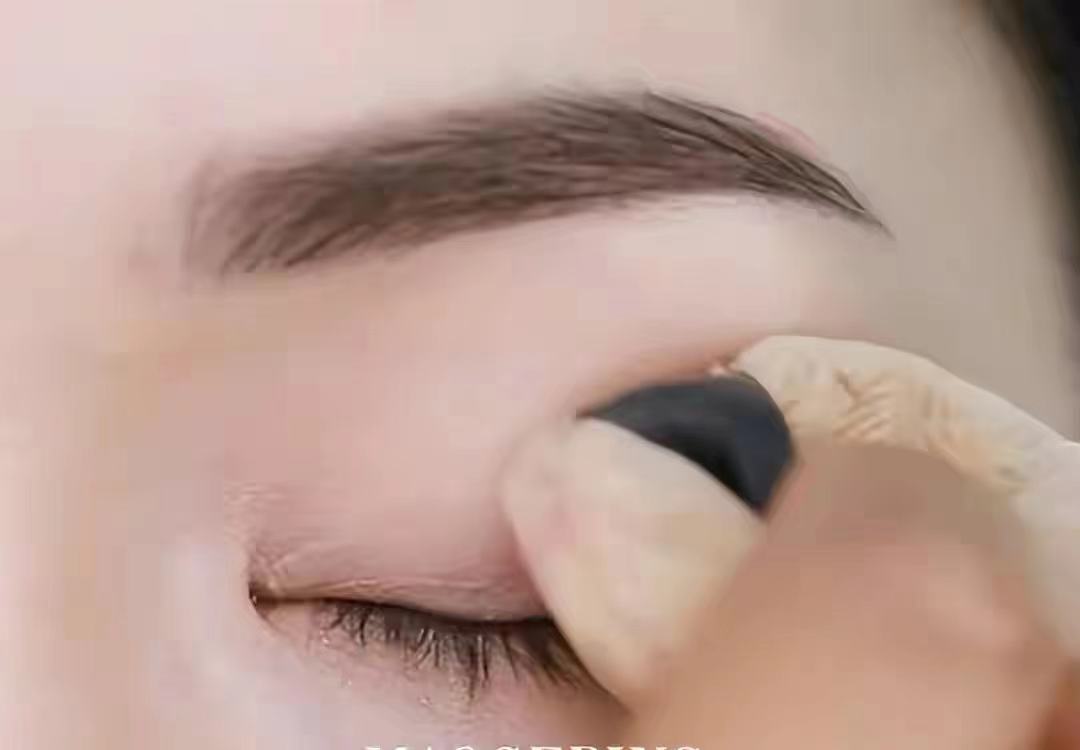 日常眼妆教程简简单单最好看,新手眼妆显脏