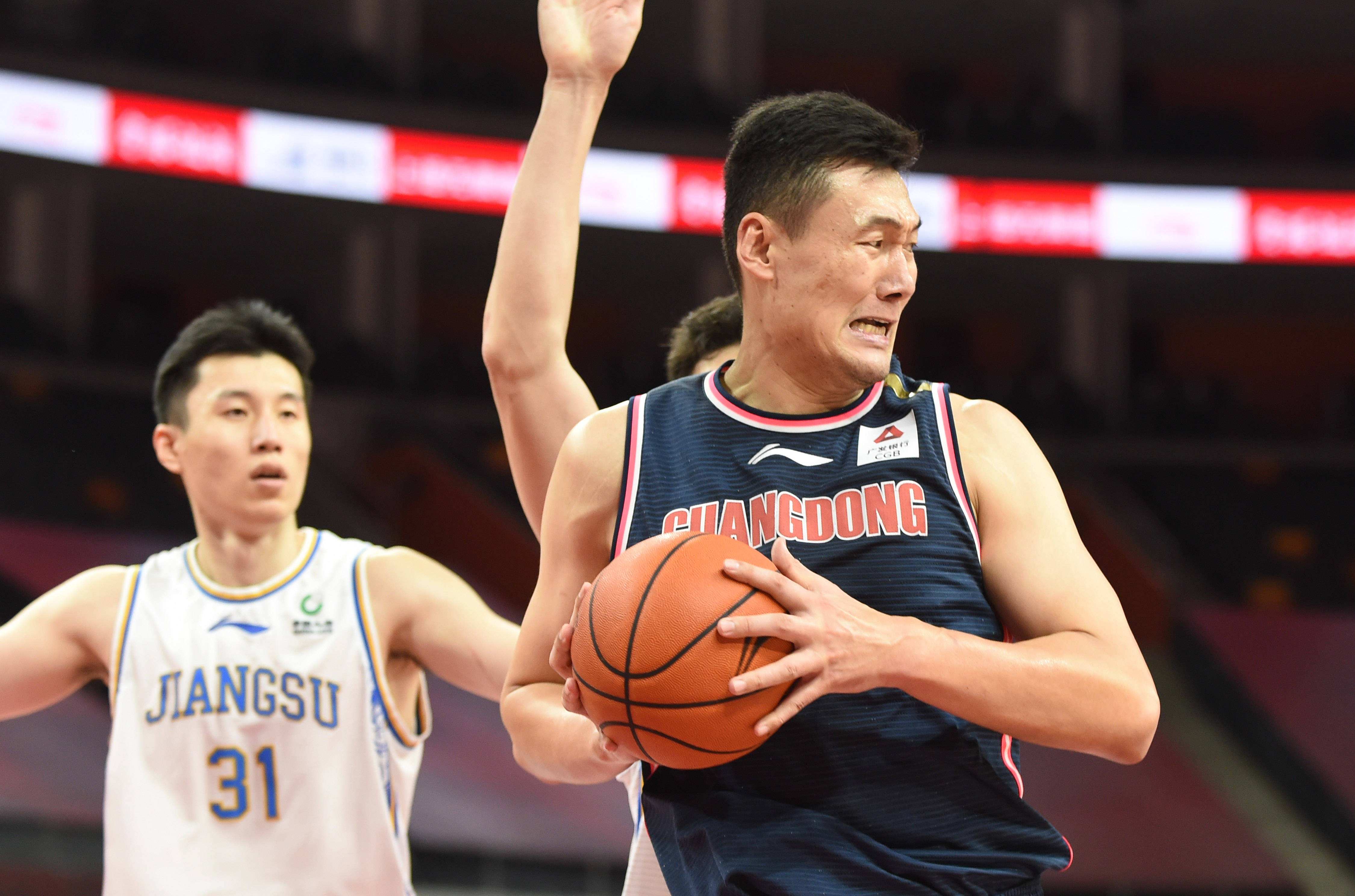 广东宏远的最强肉盾苏伟，扎实的基本功，细腻的技术