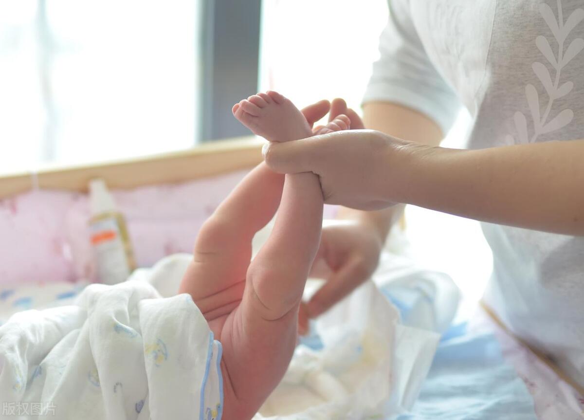 产后乳房有血丝怎么办,产后第二天乳房出血是怎么回事