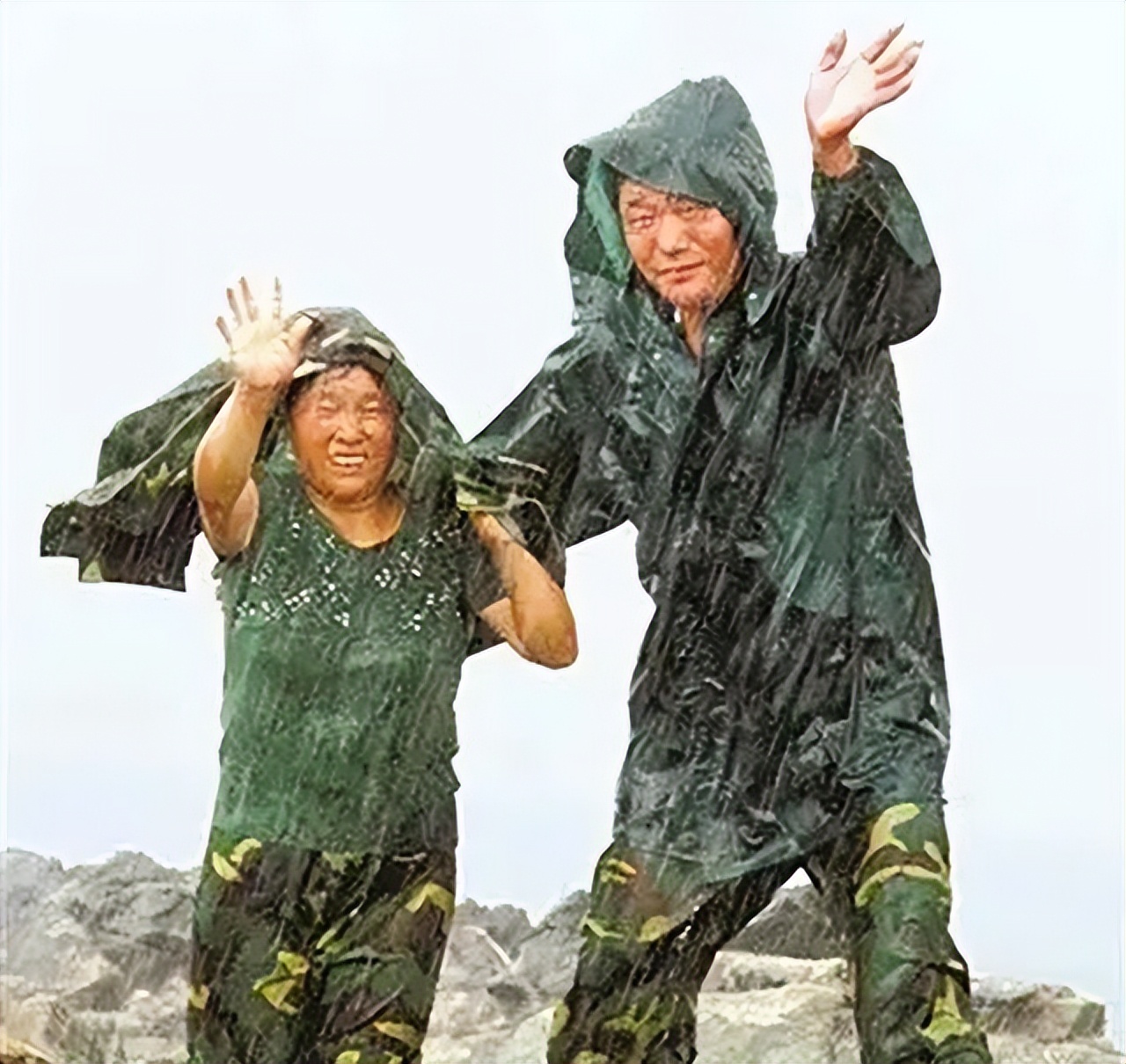 致敬夫妻坚守孤岛32年,夫妻独守孤岛三十二年