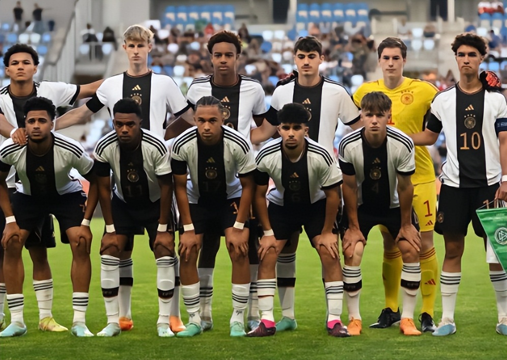 德国队4比1战胜英格兰,德国队5:2意大利