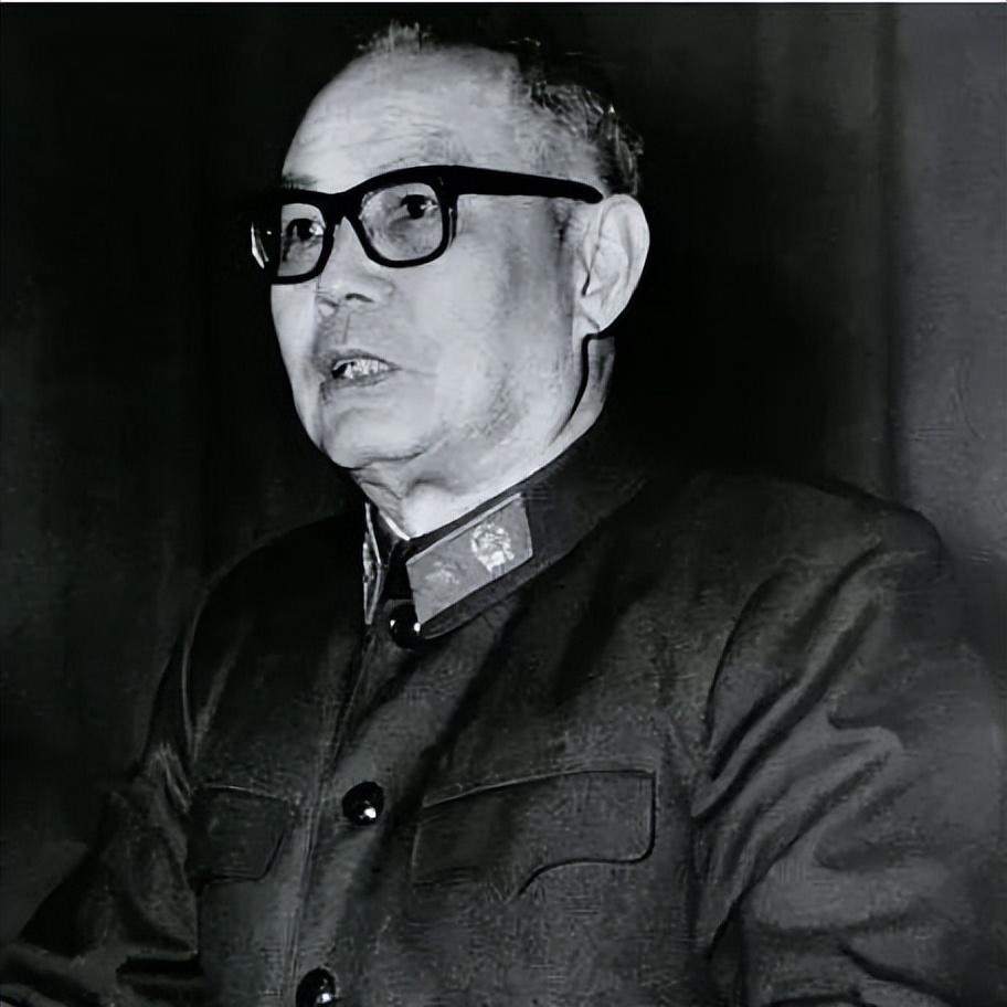 76年周总理去世，*剑英叶**拒绝致悼词：除毛主席论资历只有一人合适