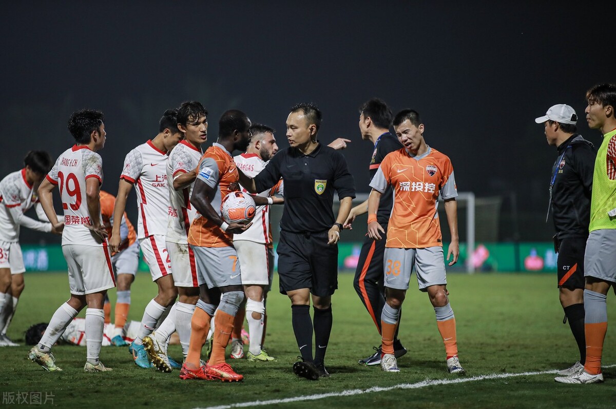 海港战胜三镇,上海海港3比2深圳队集锦