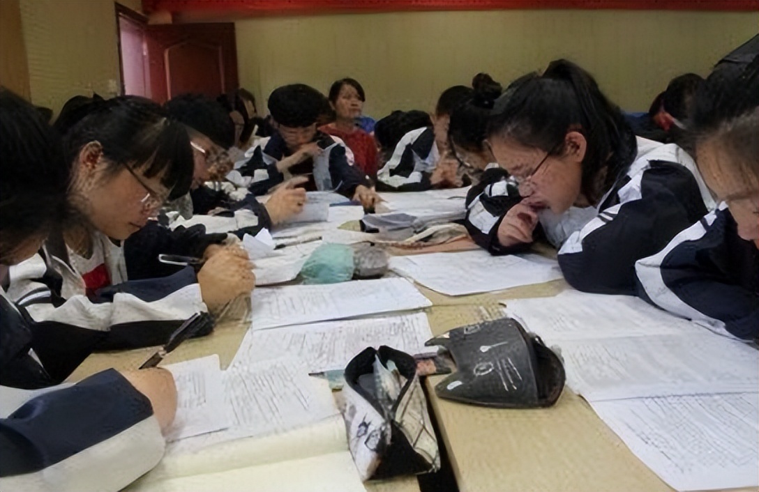 张雪峰谈二本选哪个大学,张雪峰说刚过一本科线怎么选学校