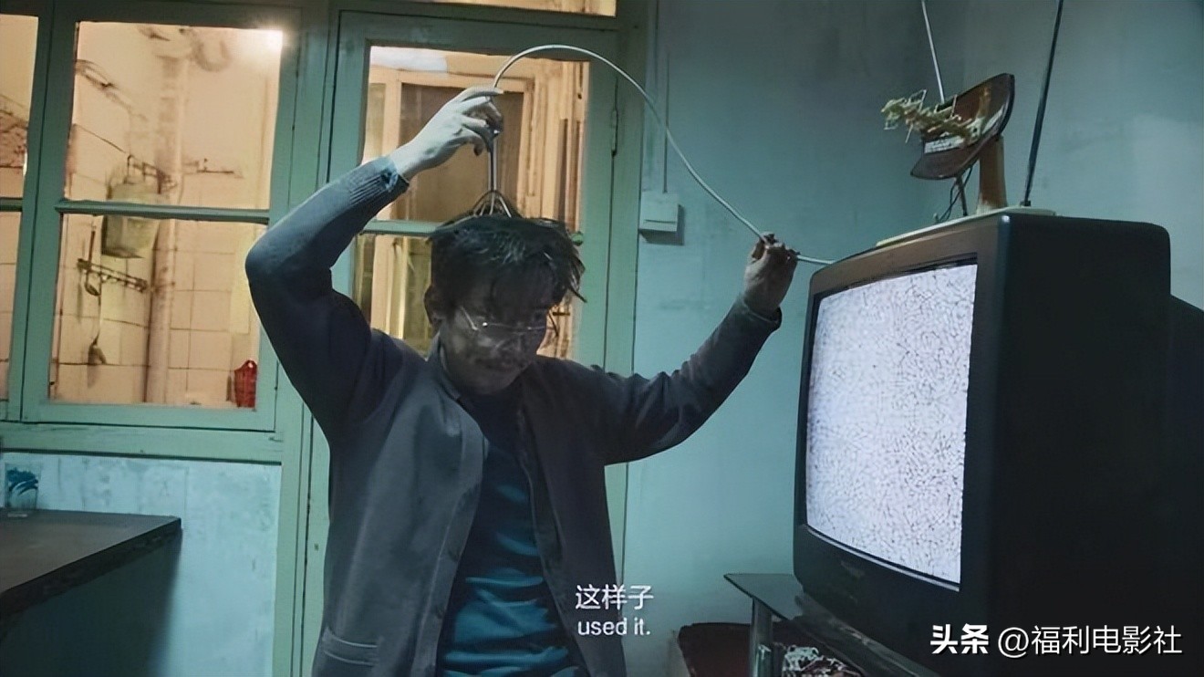 今年最疯的乡土科幻片，一本正经的胡说八道，最后把我浪漫哭了