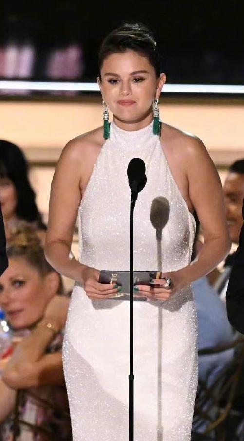 艾美奖红毯女星礼服图片,2019红毯艾美奖