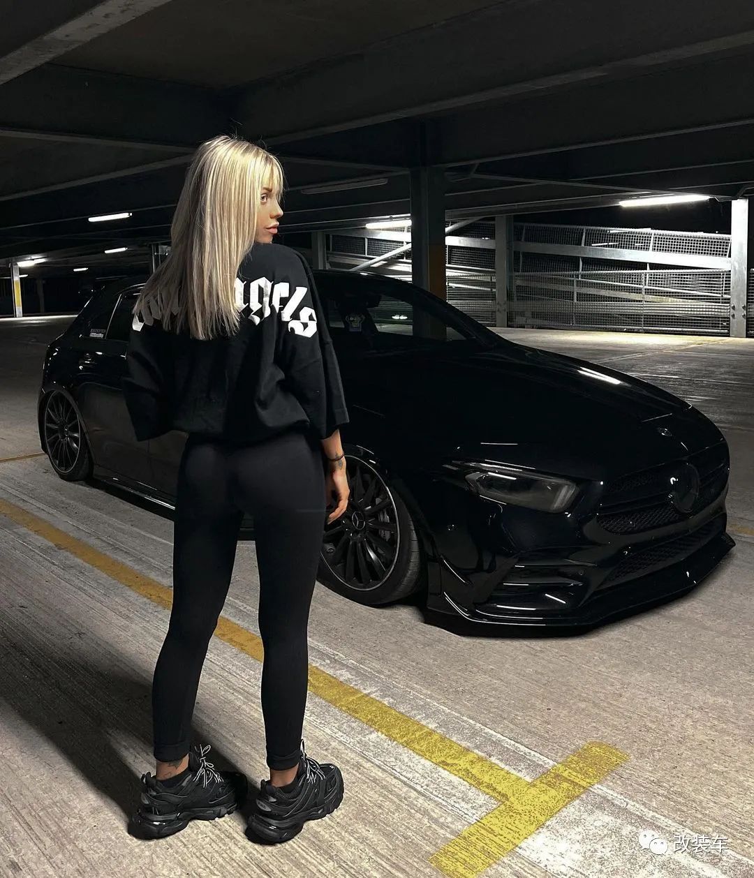 奔驰c级小姐姐改装,奔驰威霆改装小姐姐