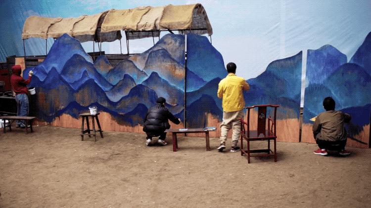 自称“野路子”出身，他却拍出口碑异常火爆的神片