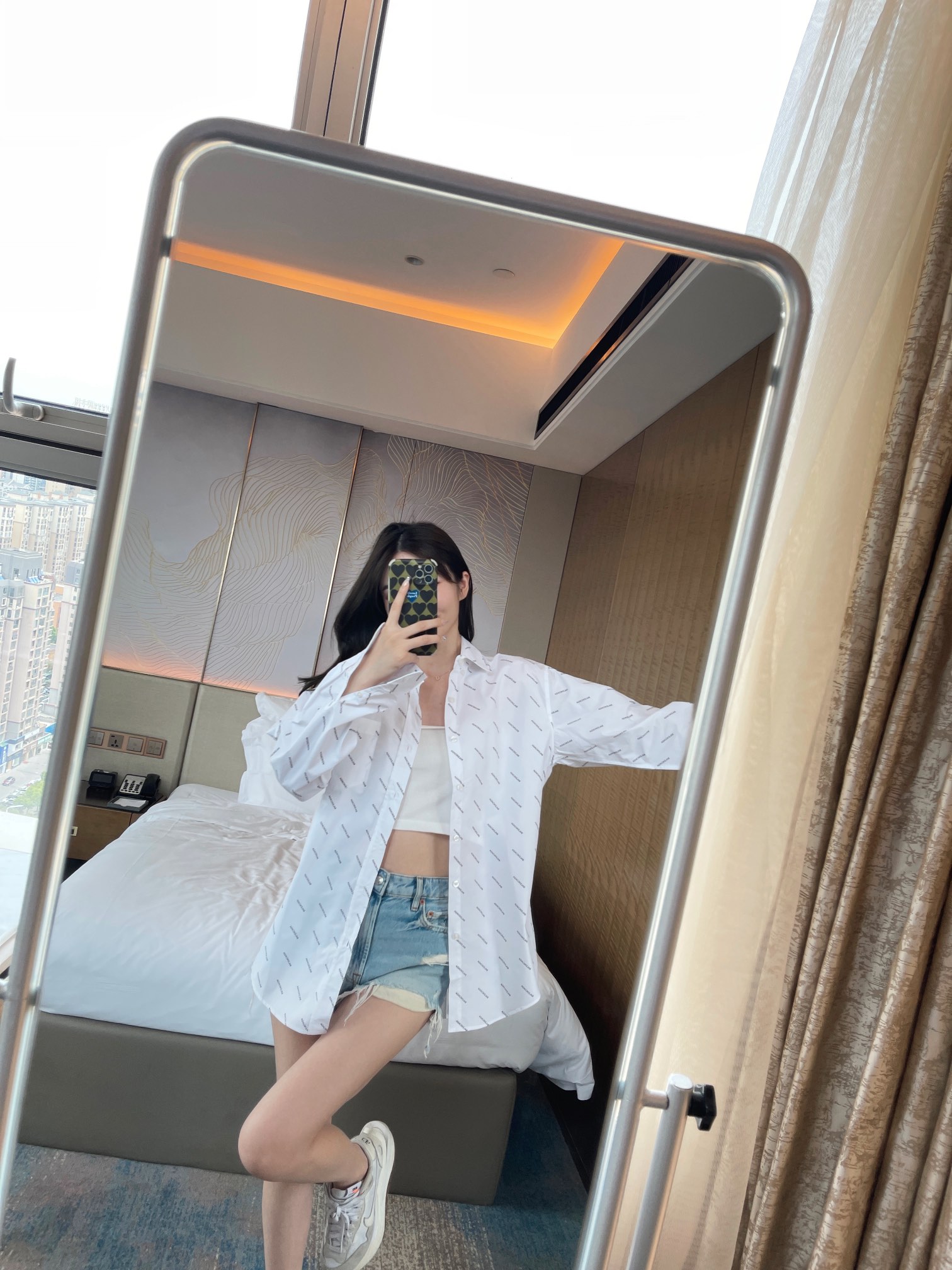 BALENCIAGA巴黎世家经典斜纹弹幕满印长袖衬衫再也不单调完美还原