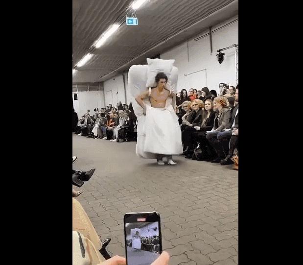 弟弟老是顶嘴该怎么办,弟弟老是跟姐姐顶嘴怎么回事