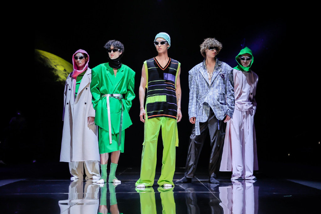 时装周秀场直击高级感穿搭,2019时装周秋冬流行服装造型分享