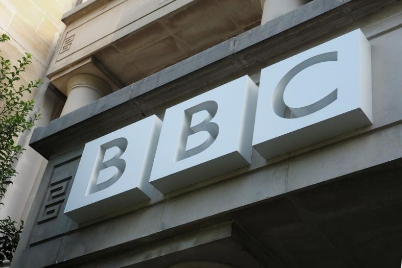 月经耽误工作怎么办？每年有10万印度女人割掉子宫，只为多挣钱！