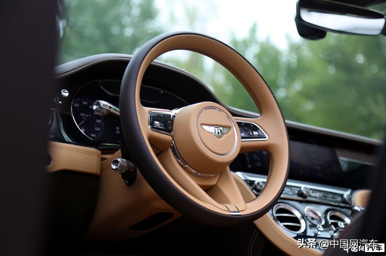 高贵气质动感拉风实拍宾利欧陆gts,沉浸式体验宾利欧陆gt