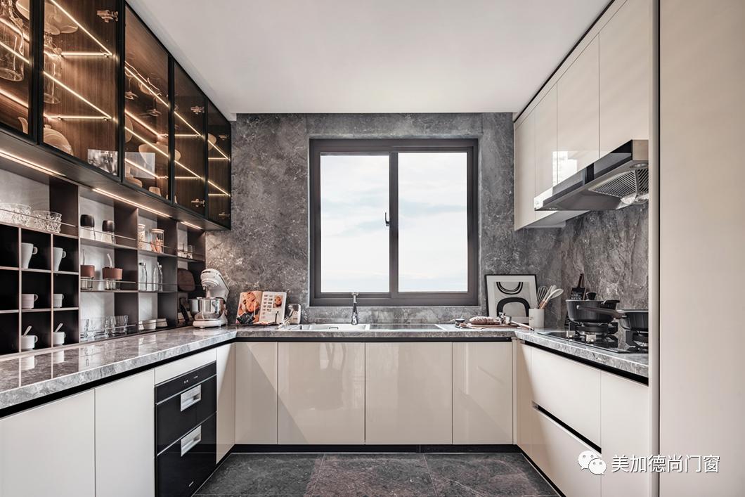 门窗避雷每层都需要做吗,避雷高度规范要求