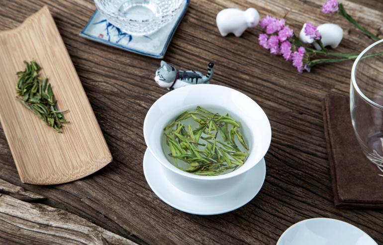 中老年人经常喝什么茶最好,中老年人喝什么茶有益健康