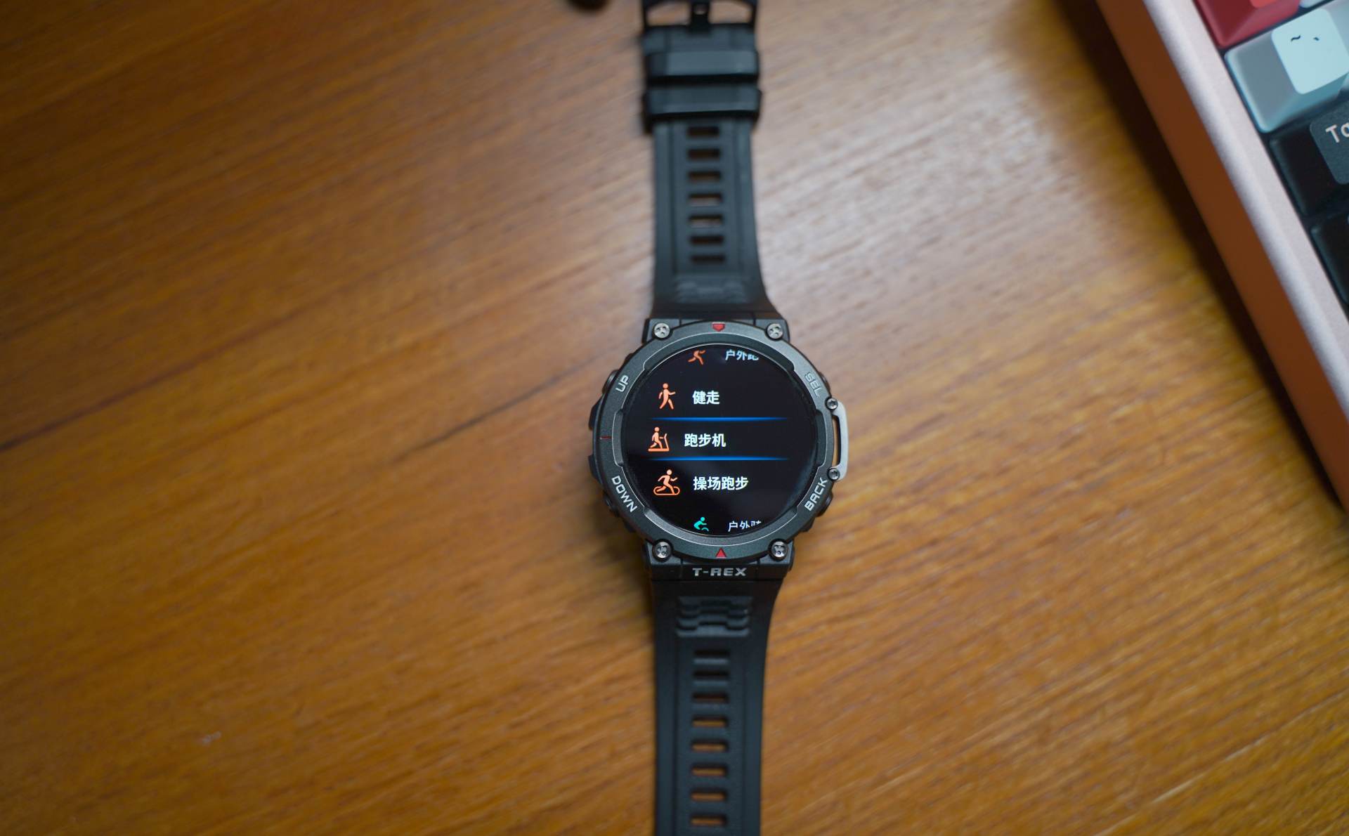 上海年入100万中年大叔,年入十万的中年男人