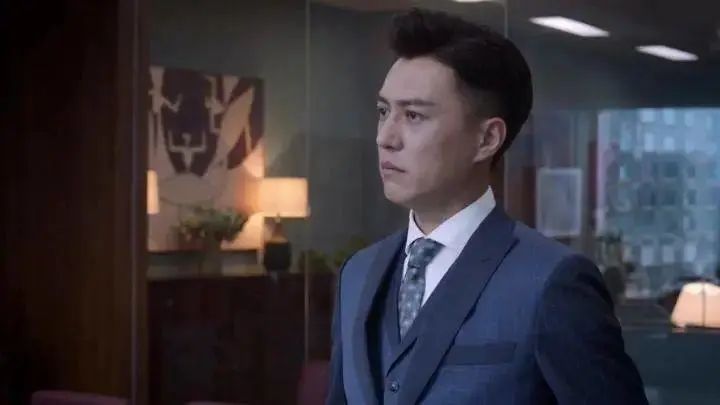 刘奕君和王劲松合作定律,刘奕君和王劲松演技比拼