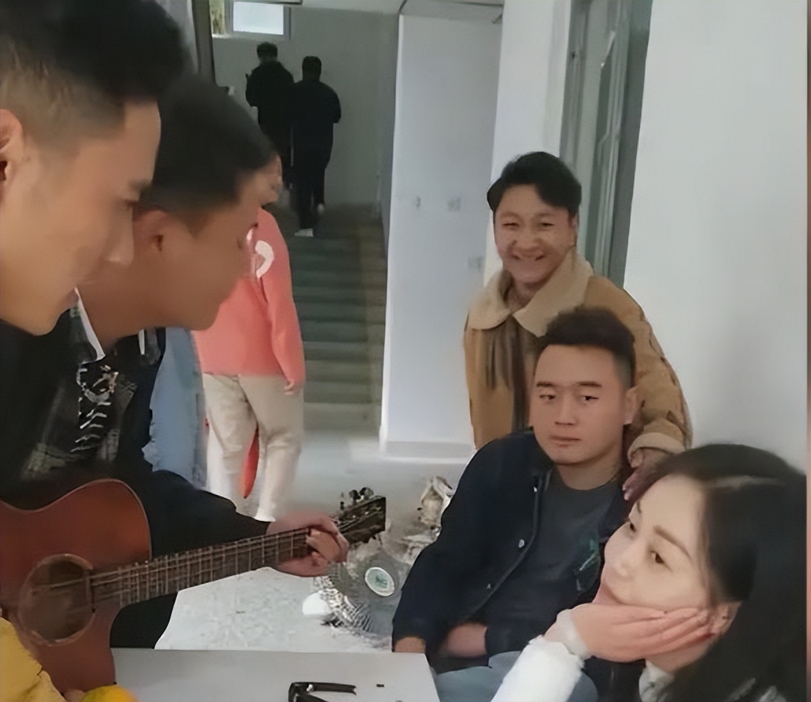 00后成功入职宿管阿姨,00后女孩入职宿管