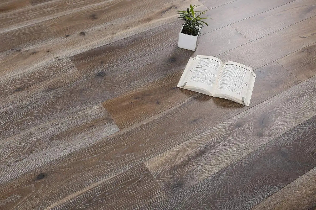 木地板选择有什么讲究,木地板选的深色的不耐脏