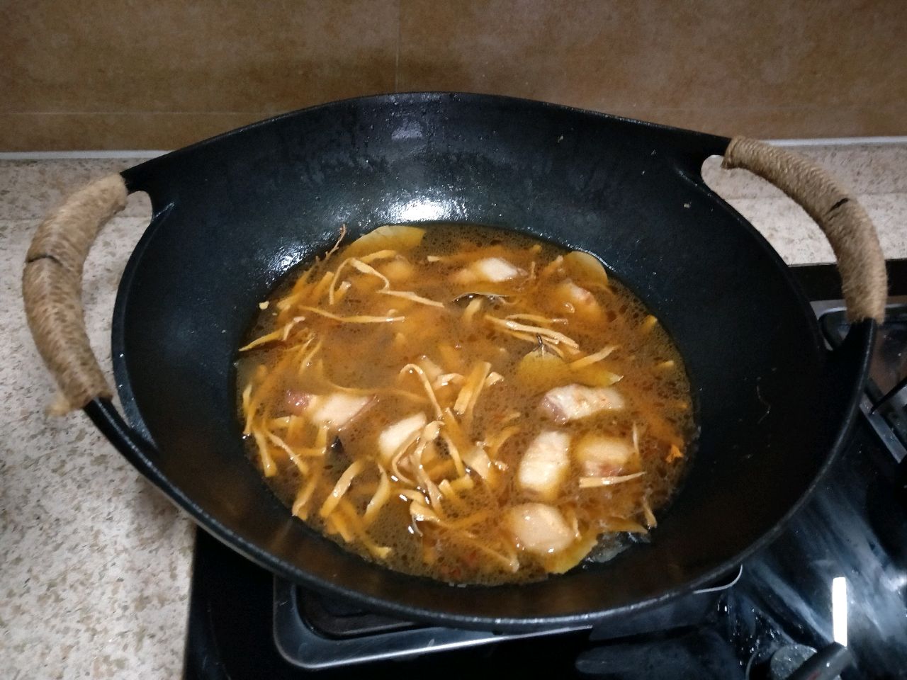 笋干的泡发家常做法,鲜笋做笋干焯水后要用冷水浸泡吗