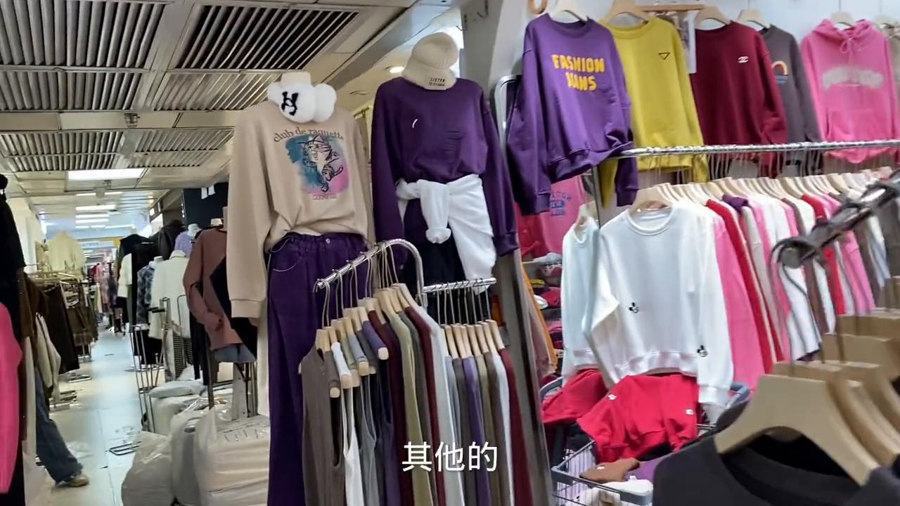 广州批发市场潮流款衣服,广东服装批发市场秋装