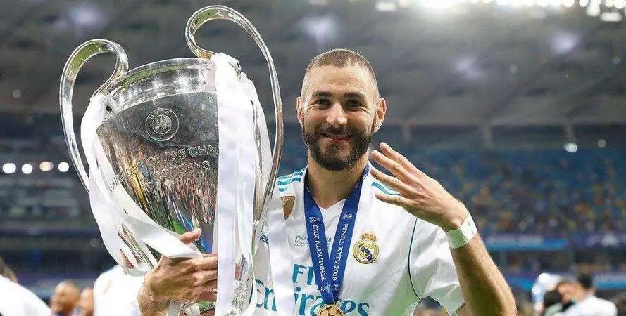 史上最强的前锋有哪些,十大最强前锋排名