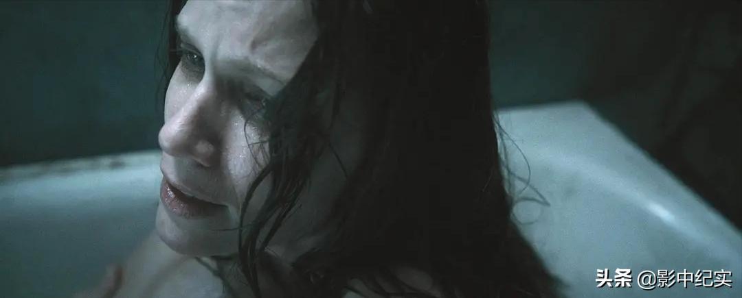 她被下药囚禁到地下室，当众多人*奴性**，报警后英国警方：你穿多少