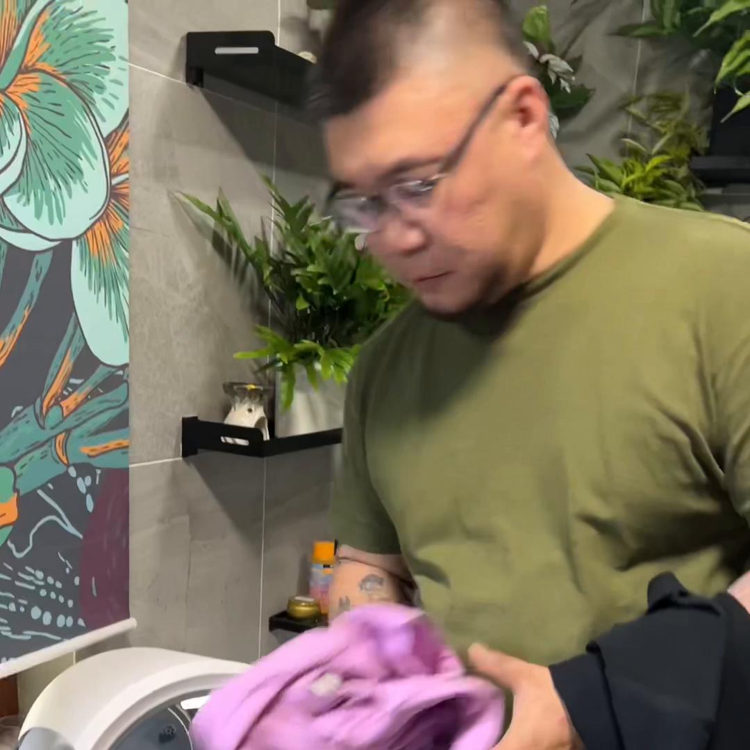 花臂大叔会送女人什么礼物？已婚男人太懂女人了，这个小型...