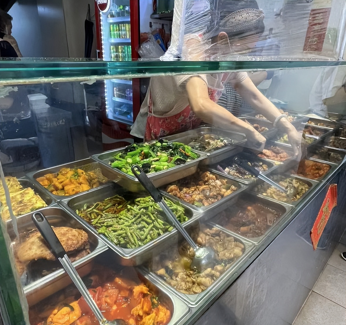 香港兴起两菜饭,香港流行两菜饭