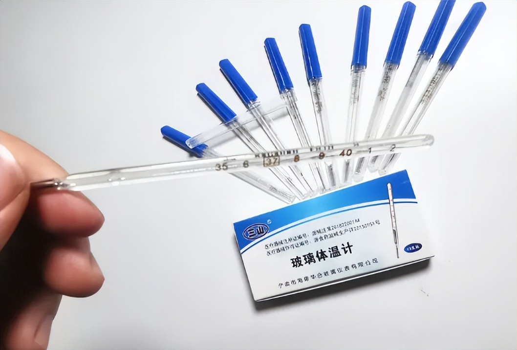 水银体温计夹左边还是右边好呢,水银体温计夹哪一端