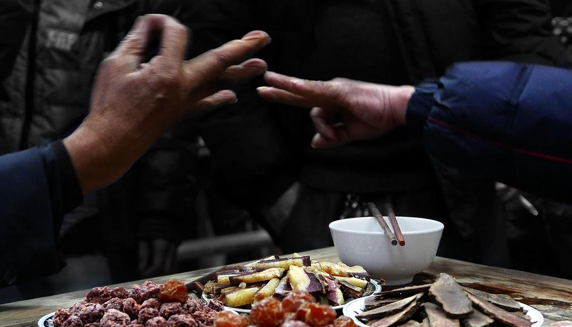 酒桌禁忌大全,人到中年参加同学会