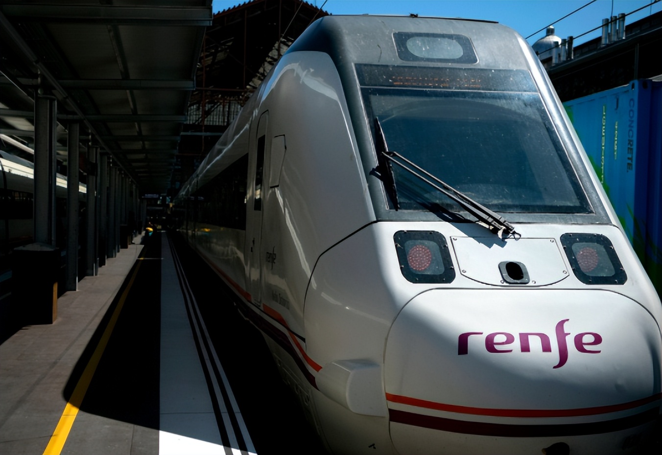 西班牙花2亿多造火车,花19亿造火车西班牙吐槽