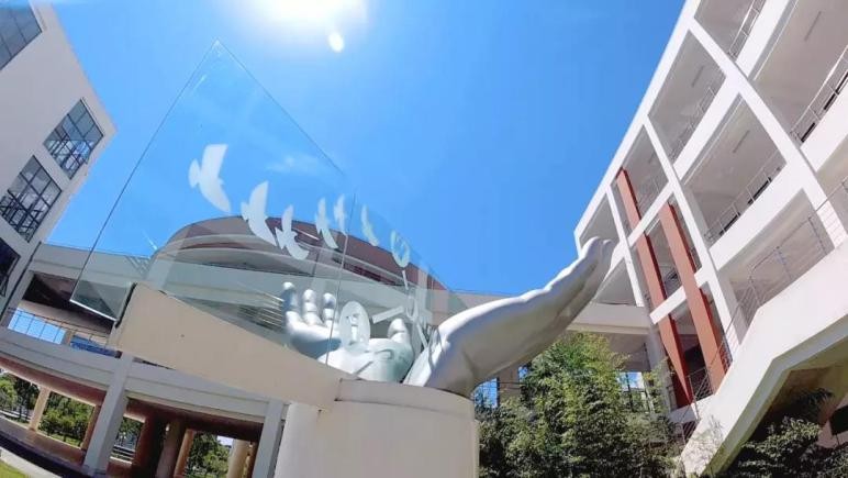 颜值高味道好！2022年，这所高校发放“豪横”大礼，都是“独家”限定款！