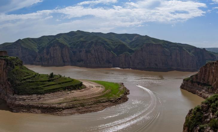 离谱！开天辟地头一遭，农民用黄河水浇地，竟然也要收费了？