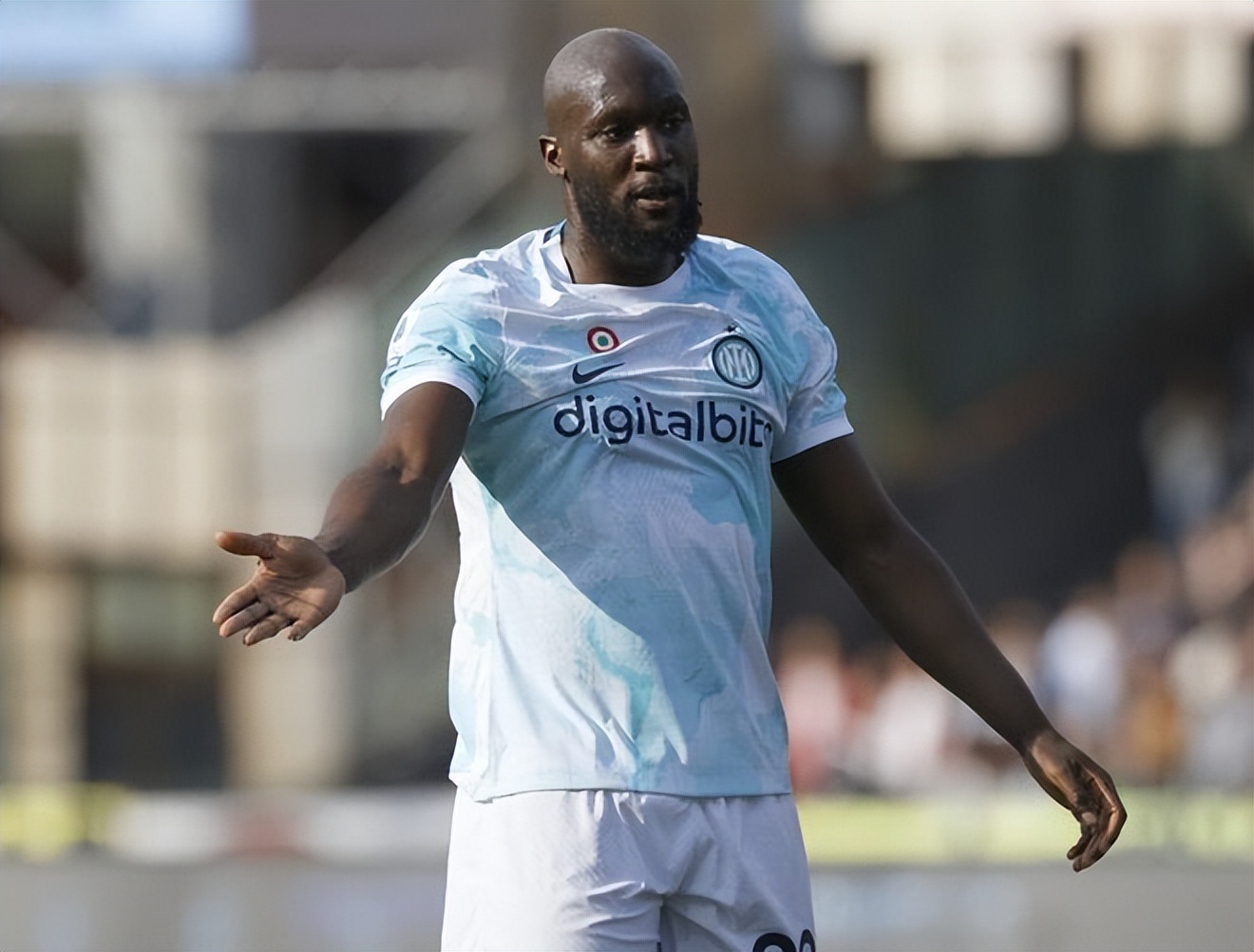 小因扎吉负角度进球,卢卡库选没投小因扎吉