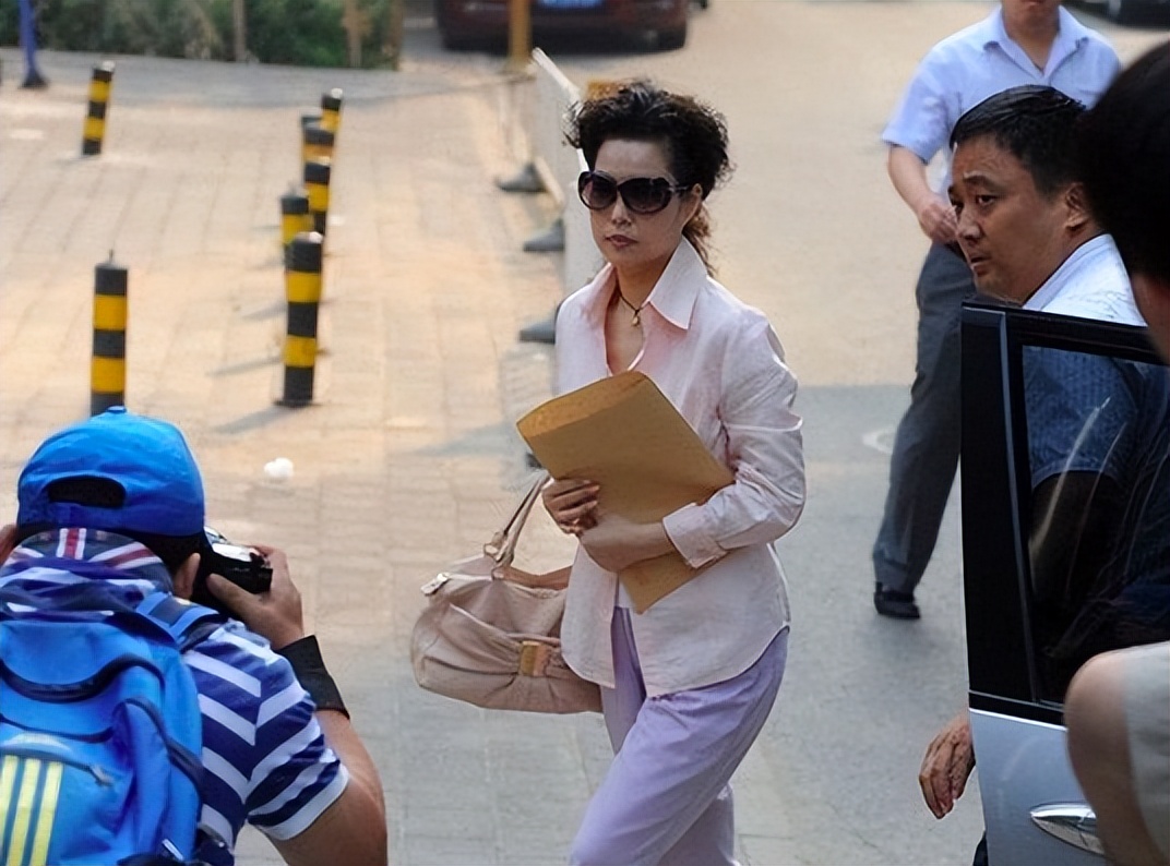 有个有本事的爹就能随便打人吗,有个有本事的爹就随便打人吗