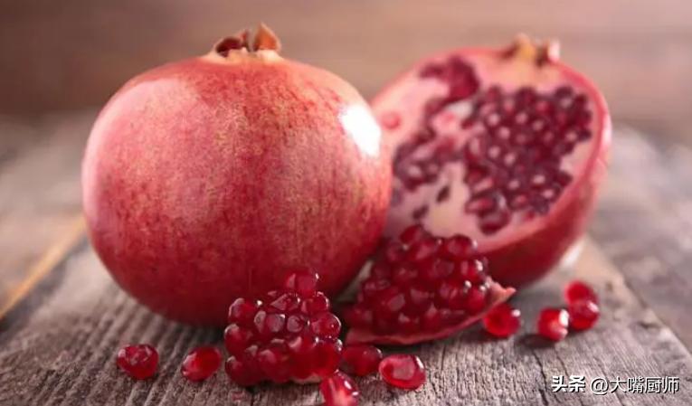 才知道，剥石榴真简单，上锅蒸一蒸，不脏手不流汁，早知道早受益