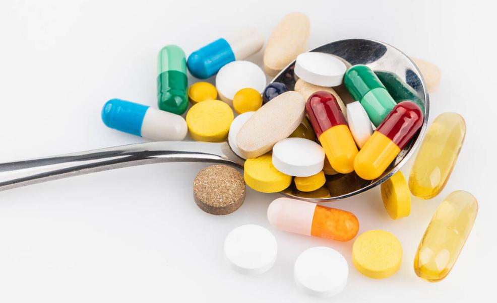 阿莫西林和头孢哪个对身体危害大,世界上两大抗生素阿莫西林和头孢