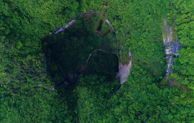 武隆仙女山和芙蓉洞哪个值得去,武隆仙女山一日游最佳景点