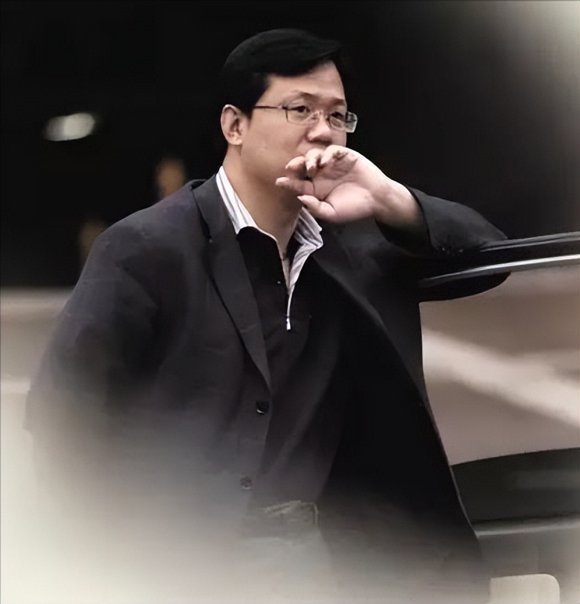 第一狗仔卓伟潘粤明,第一狗仔卓伟