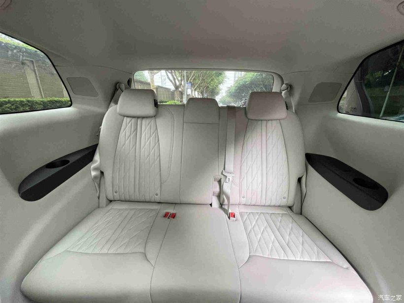 对比试驾gl8与m8,20年以上的老gl8值得购买吗