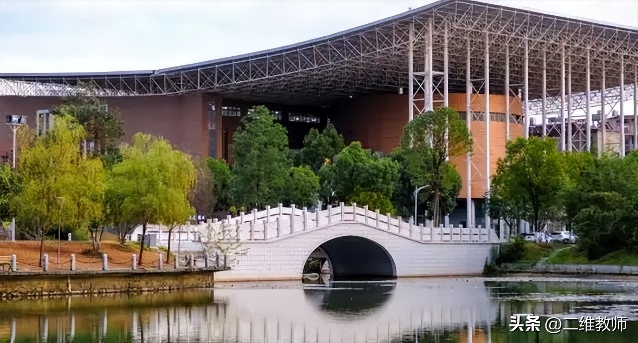 景德镇一本大学名单,景德镇陶瓷大学一本缩招