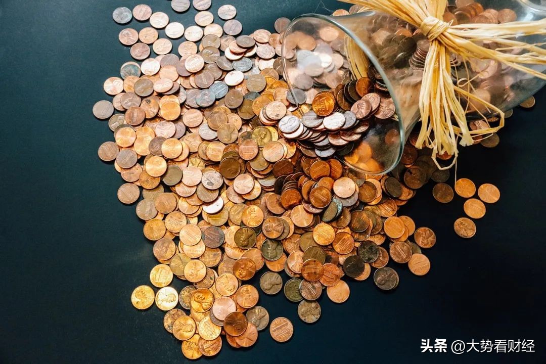 泰铢对人民币汇率创近年来新低,人民币汇率破7.3黄金上涨