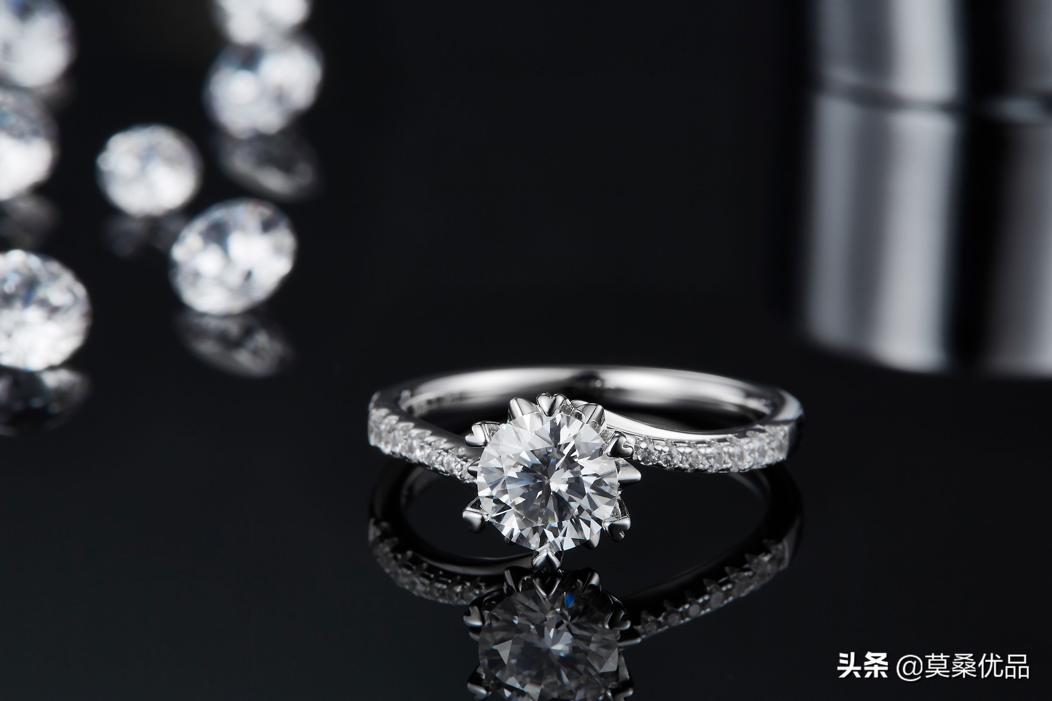 培育钻比天然钻便宜多少,专柜里卖的是天然钻还是培育钻