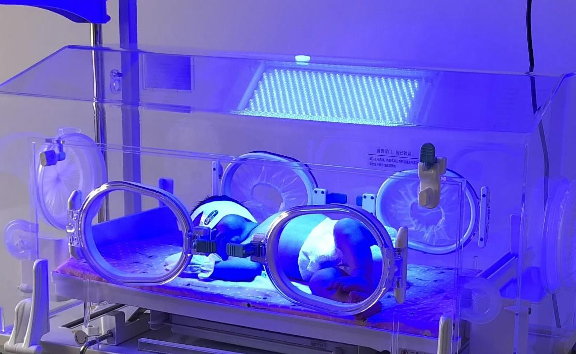 新生儿的黄疸知识宣教,对家长介绍新生儿黄疸的相关知识