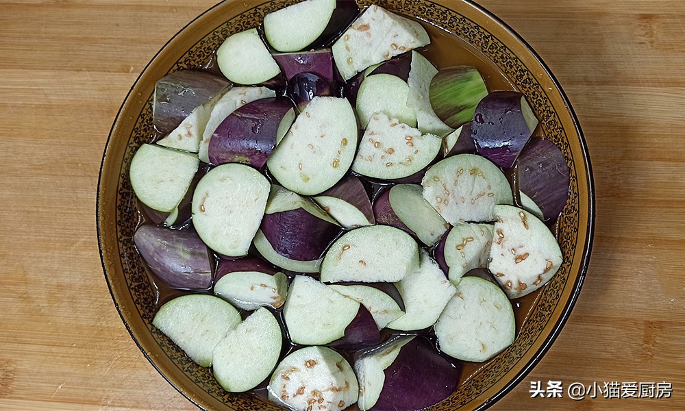 一个小技巧让酱爆茄子不再油腻,茄子怎么做不油最好吃