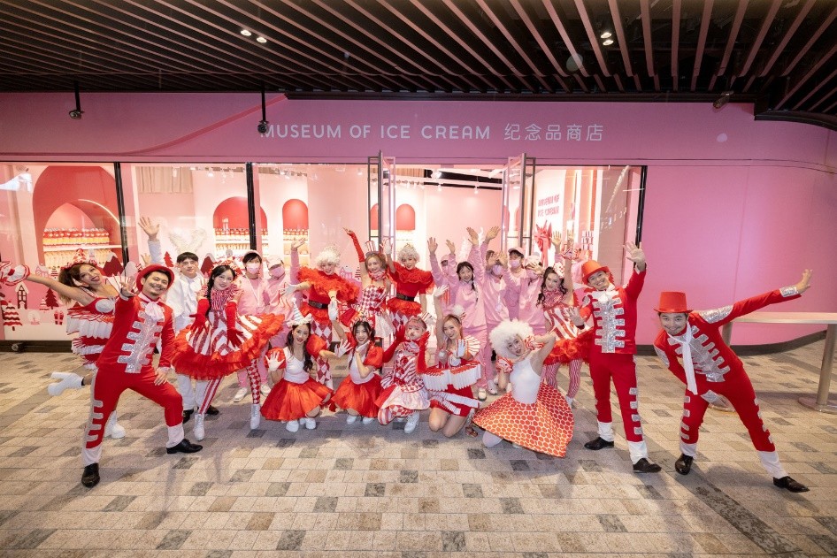 “Let’sGlowWell.寻极光耀心光”在前滩太古里邂逅浪漫极光